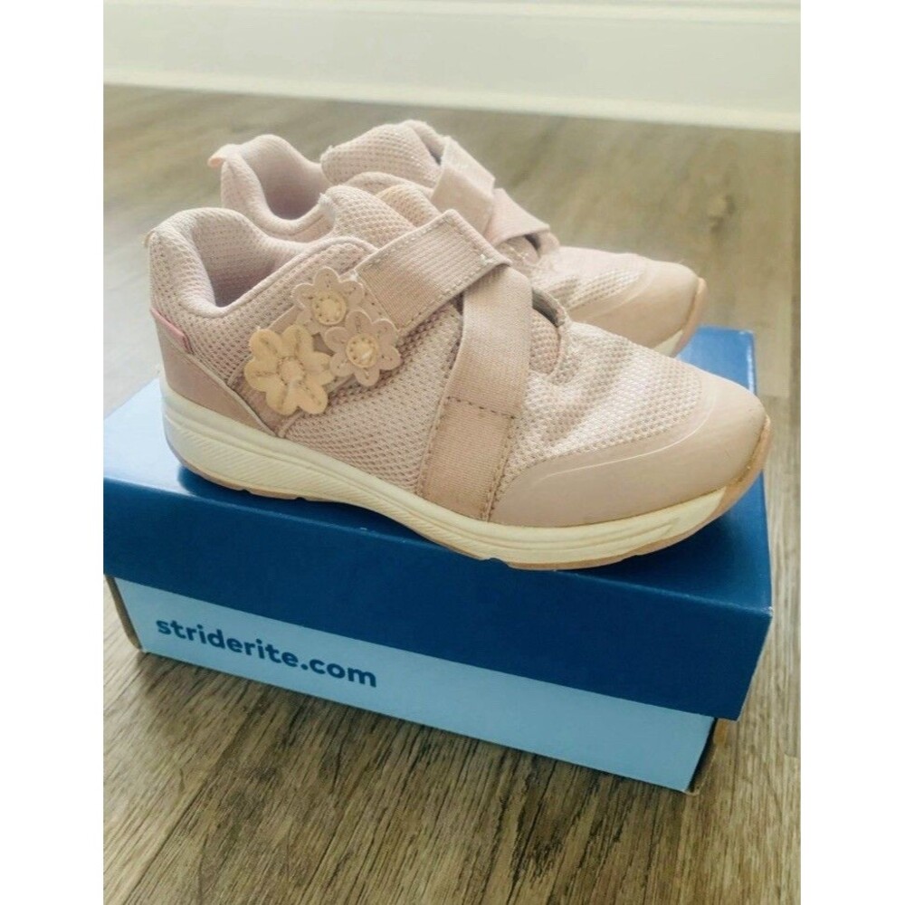 Stride Rite Made2Play Josslyn Blush Light Pink Flower Sneakers Girls Size 9.5W
